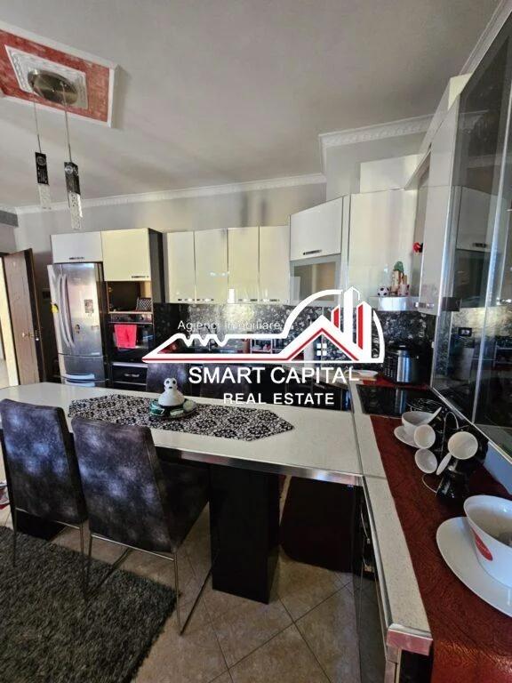 SHITET APARTAMENT 1+1 PRANË KISHËS ORTODOKSE, VLORË!