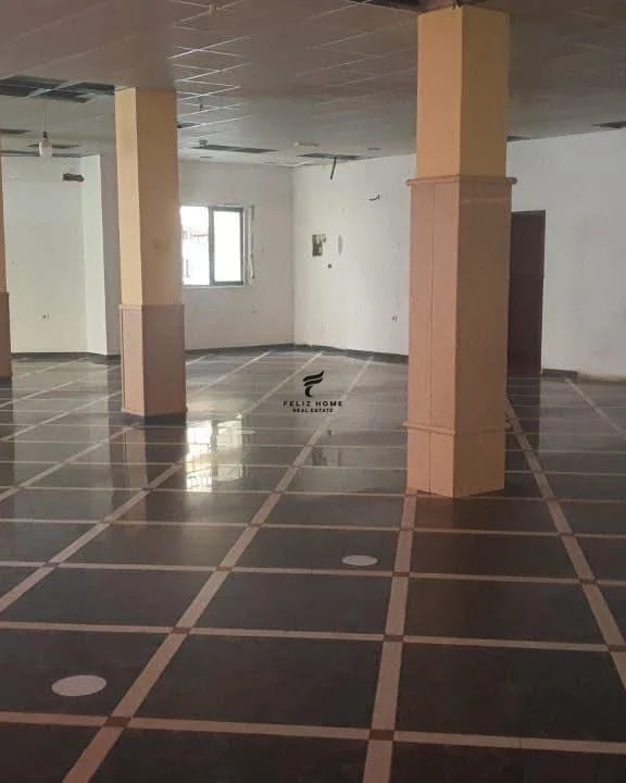 Tirane, vendita locale commerciale Piano 2, 996 m² 1.600.000 € (VIA DELL'ELBASAN)