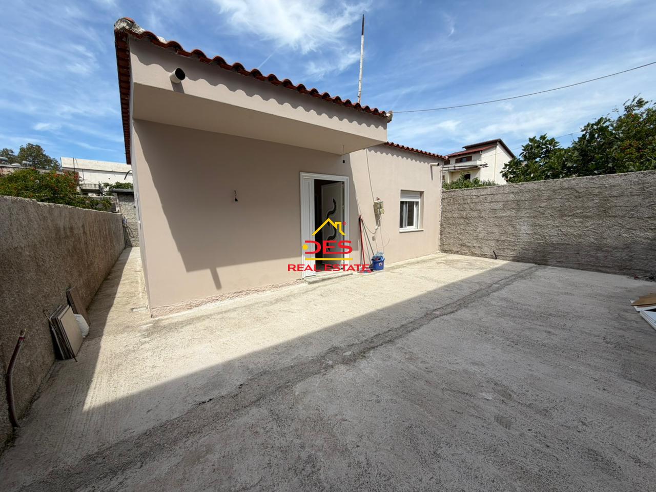 🆕🏘 SHITET SHTËPI PRIVATE + TRUALL NË ÇOLE, VLORË.