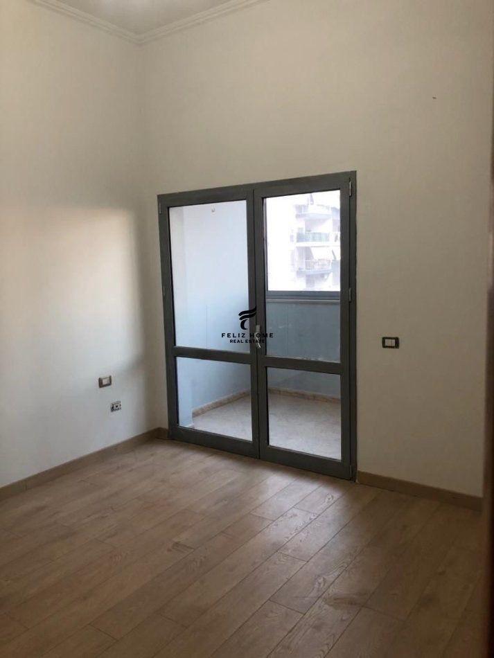 ZYRE ME QERA 33 M2 ZOGU I ZI 380 EURO