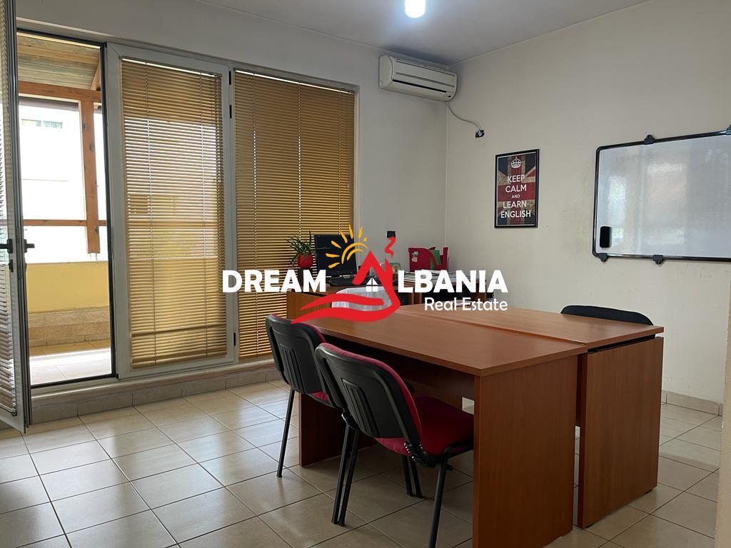 Zyre me qera ne Don Bosko prane Vizion +, Tirane (ID 4261140
