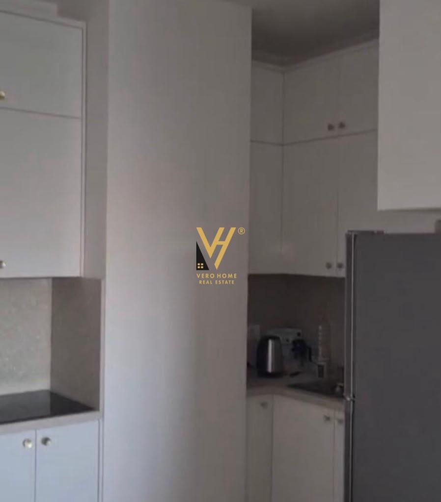 OFFICE 100 m2 FOR RENT ON BARRIKADAVE STREET 90,000 LEK