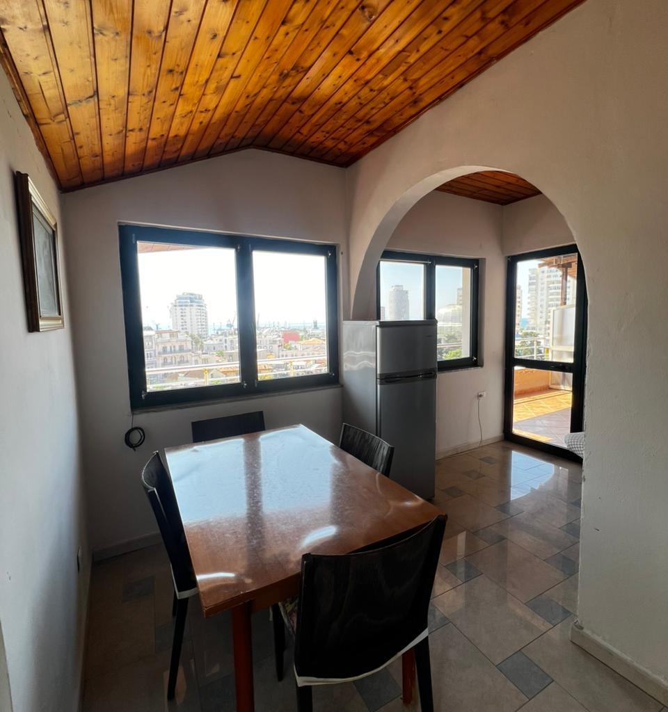 JEPET ME QERA APARTAMENT 2+1 PRANE AMFITEATRIT, DURRES