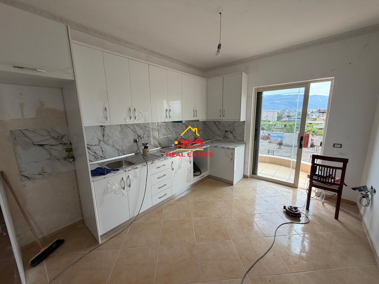 🆕🏘 JEPET ME QIRA KATI I TRETË I NJË NDËRTESE, VLORË