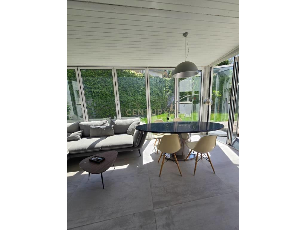 Vilë Luksoze për Shitje në Long Hill Residence – Investim PR