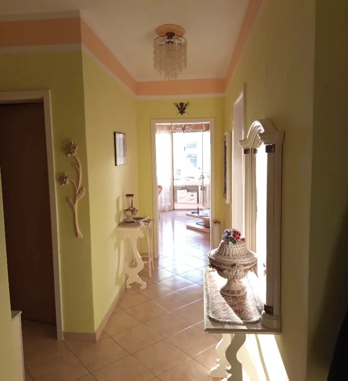 Durres, vendesi appartamento 2+1 Piano 5, 105 m² 270.000 € (Durres)