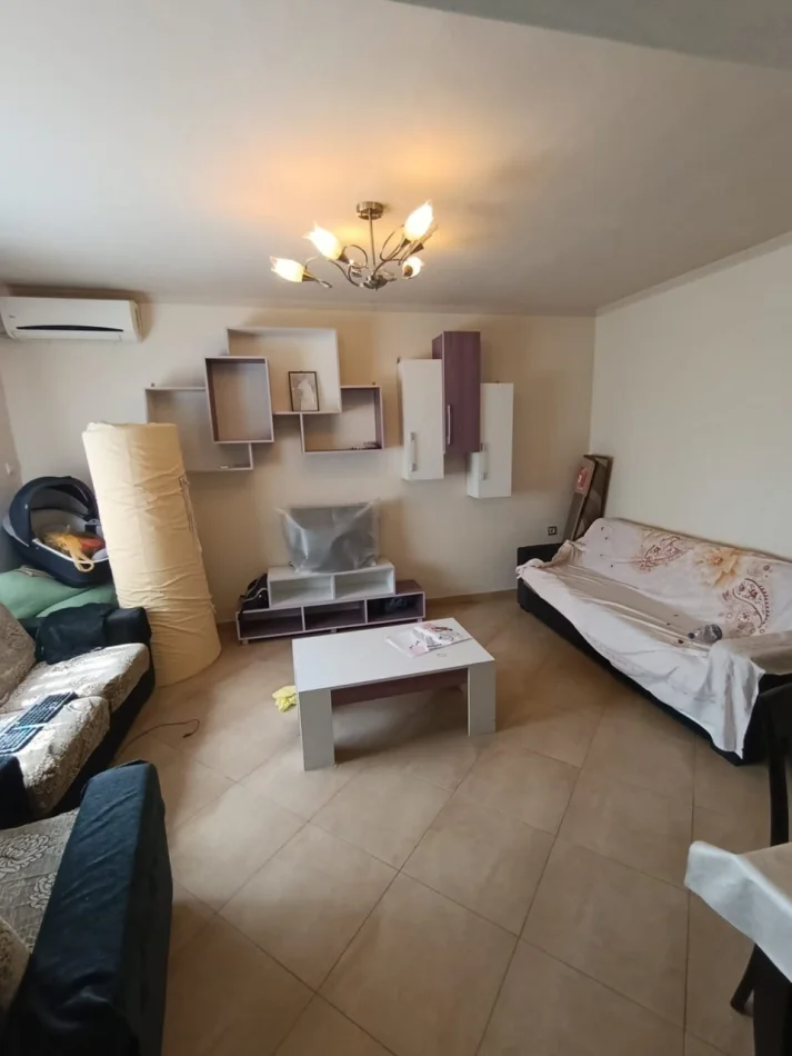 Tirane, vendesi appartamento 1+1 al 5° piano, 60 m², 120.000 € (Xhamlliku)