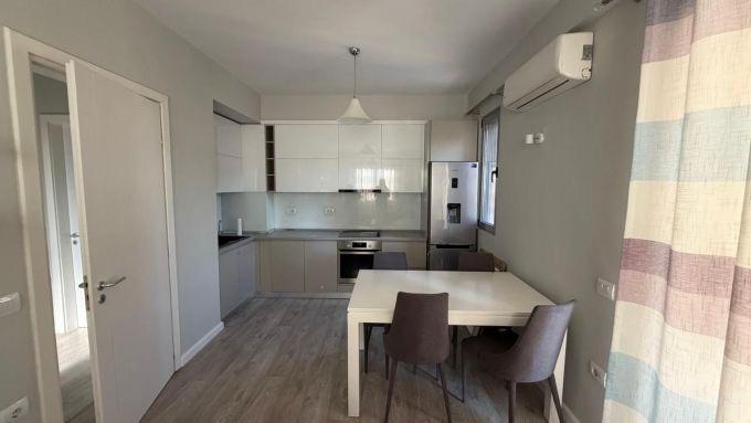 Apartament 2+1 per qira te Liqeni i Thate