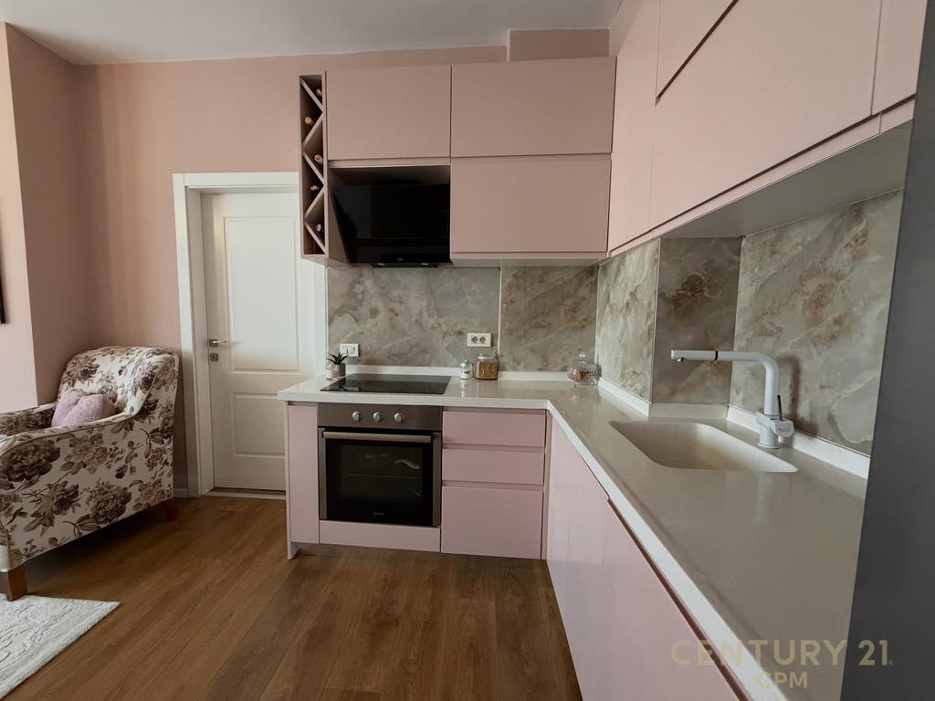 Apartament 1+1 për qira Pranë Well.