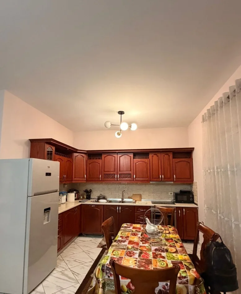 Tirane, Apartment 2+1 for Rent, Second Floor, 100 m², €500 (Casa Italia)