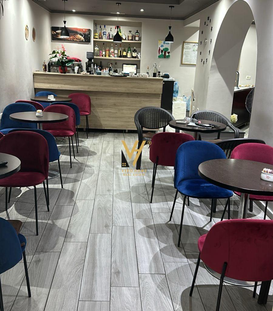 JEPET AMBIENT BIZNESI 70 M2 TE BLV.BAJRAM CURRI 100.000 LEKE