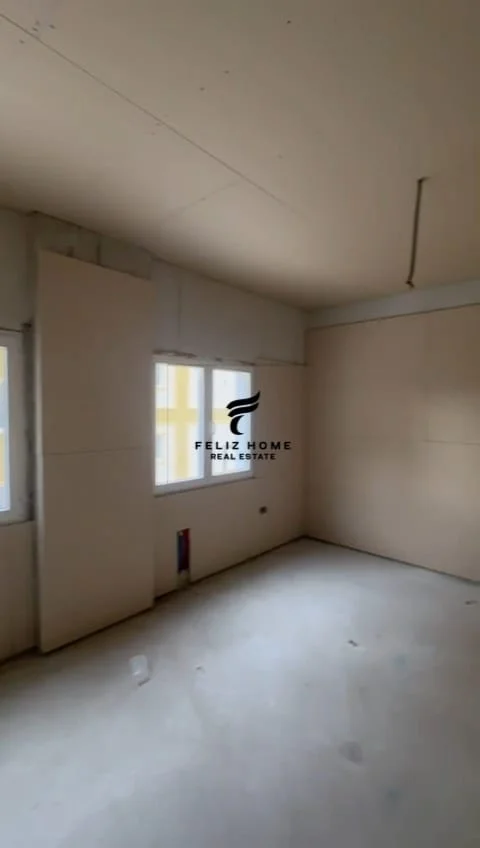 Tirana, Apartment for Sale 2+1+Balcony, First Floor, 117 m², €150,000 (FARKE)