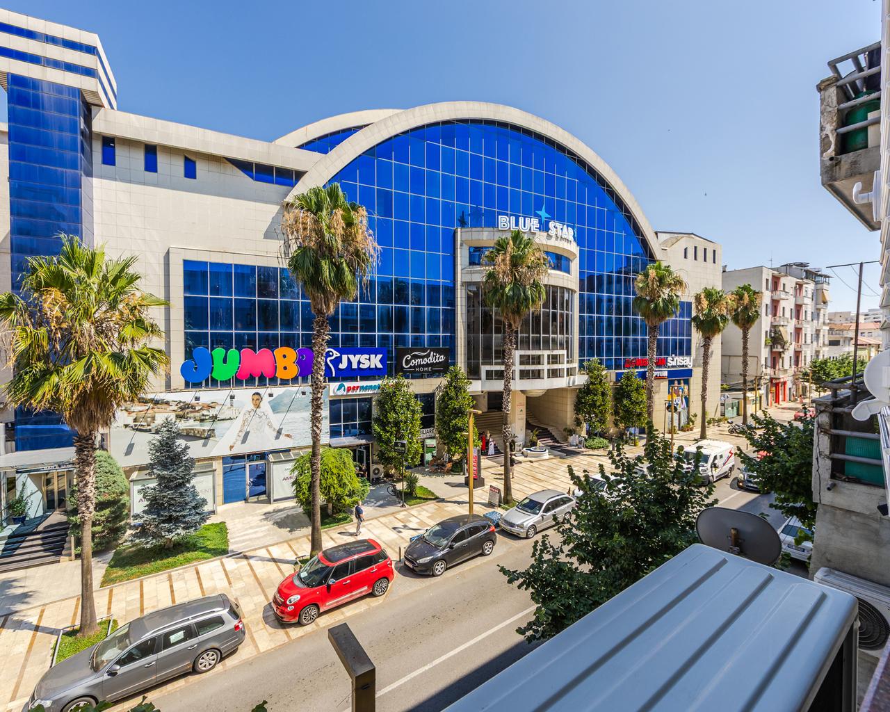 JEPET ME QERA APARTAMENT 1+1 PRANE BLUESTAR CENTER, DURRES