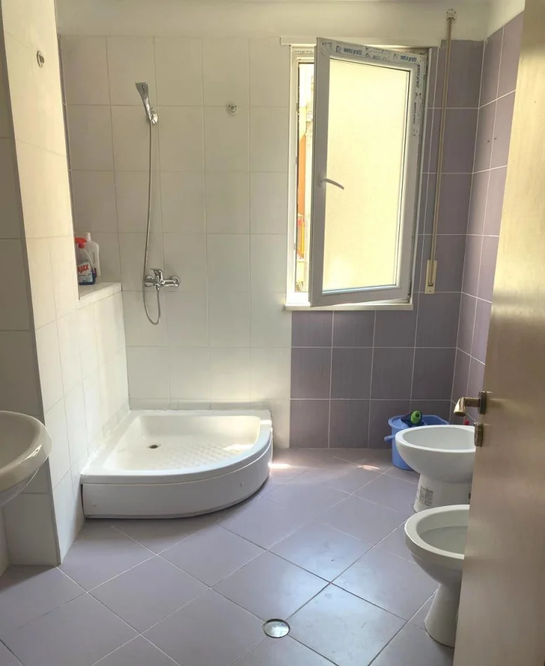 Tirane, affitto appartamento 2+1 Piano 4, 85 m² 550 € (Kodra e Diellit)