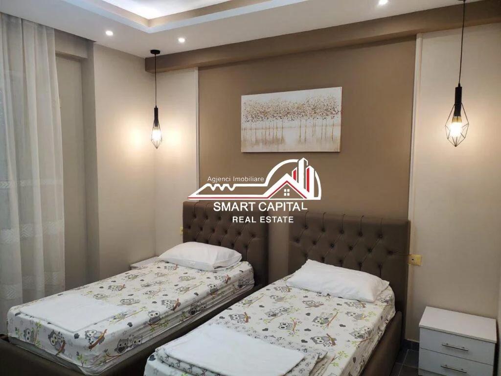 SHITET APARTAMENT 2+1 PRANË PASTIÇERI ELEZAJ,VLORË!