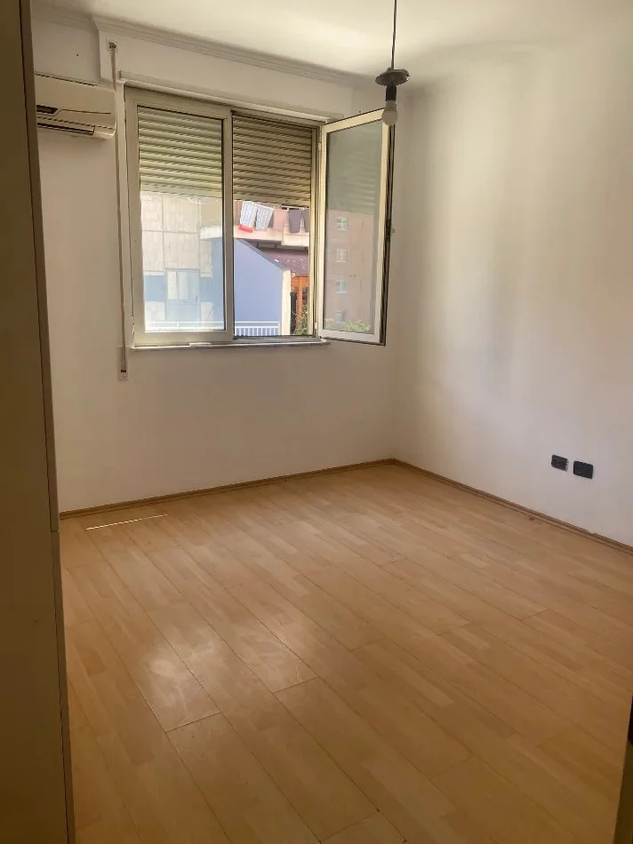 Tirane, Apartment 2+1 for Rent, 3rd Floor, 92 m², €700 (Brryli)