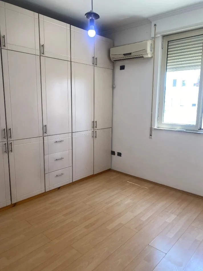 Tirane, Apartment 2+1 for Rent, 3rd Floor, 92 m², €700 (Brryli)