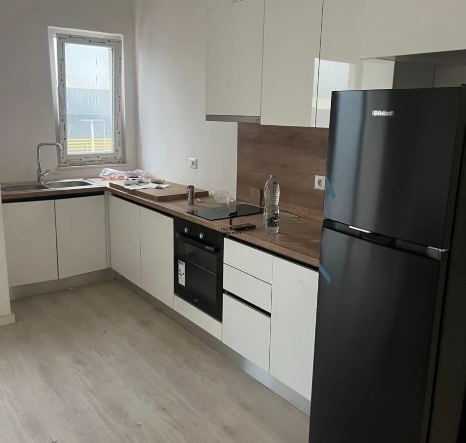 Tirane, affitto appartamento 1+1 Piano 8, 67 m² 700 € (LAPRAKE)