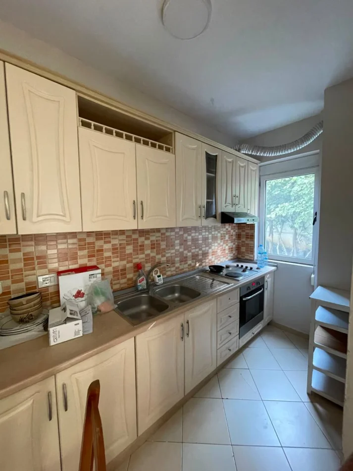 Tirane, Apartment 2+1 for Rent, Second Floor, 90 m², 500 € (Fusha Ali Demi)