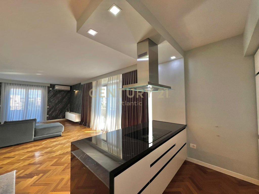 APARTAMENT LUXURY PER QERA NE PLAZH ILIRIA DURRES 2+1+2T+ VE