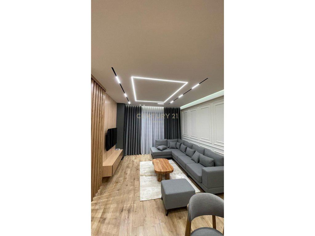 Liqeni i Thate, 2+1+2 Apartment + Parking for Rent