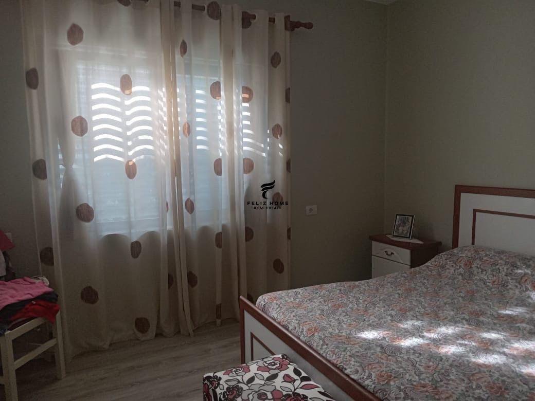 SHITET VILE PRIVATE 180 M2 KOMBINAT 155.000 EURO