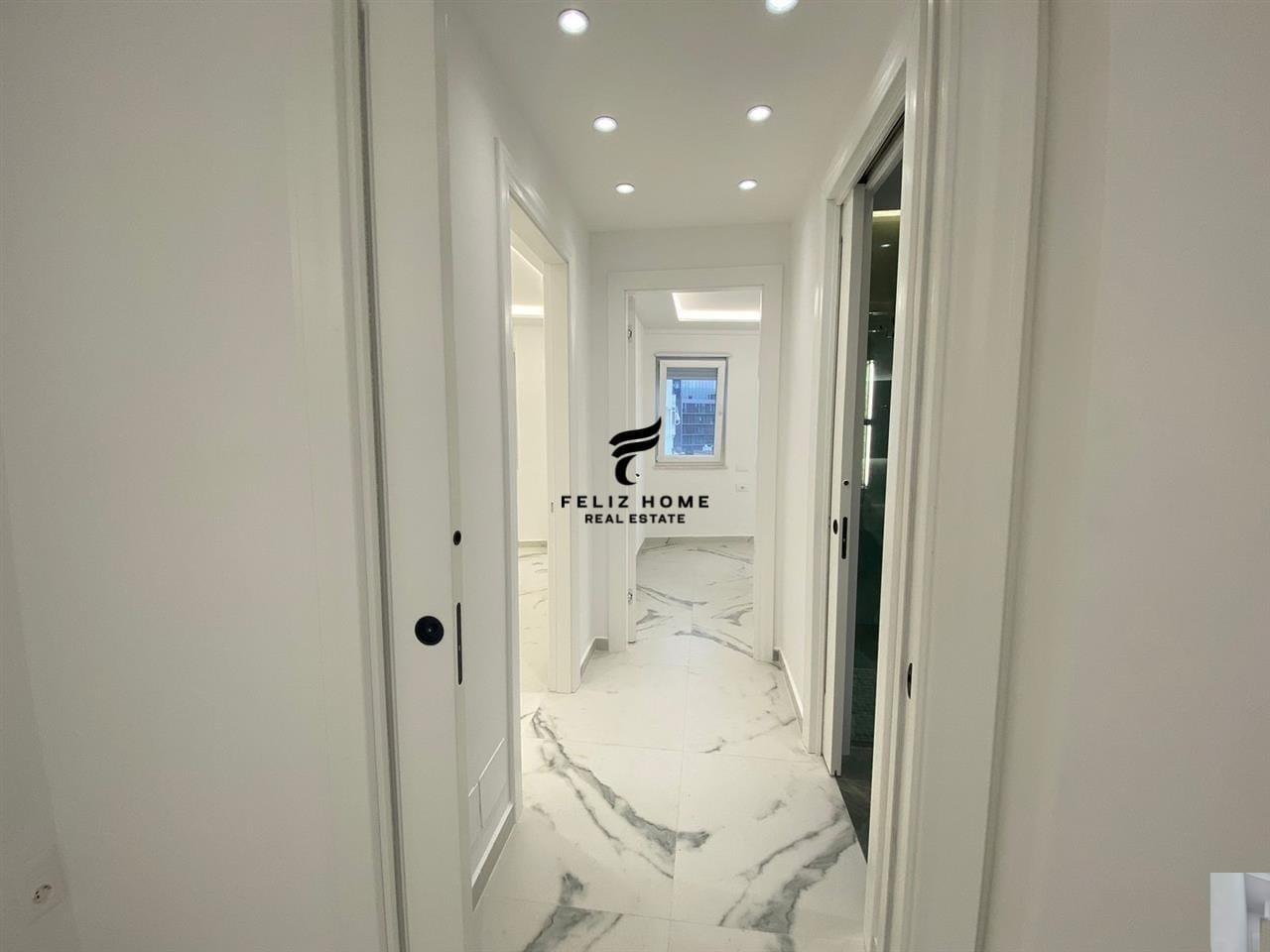Apartment with 106 m2, Mine Peza Street, 1,100 Euro