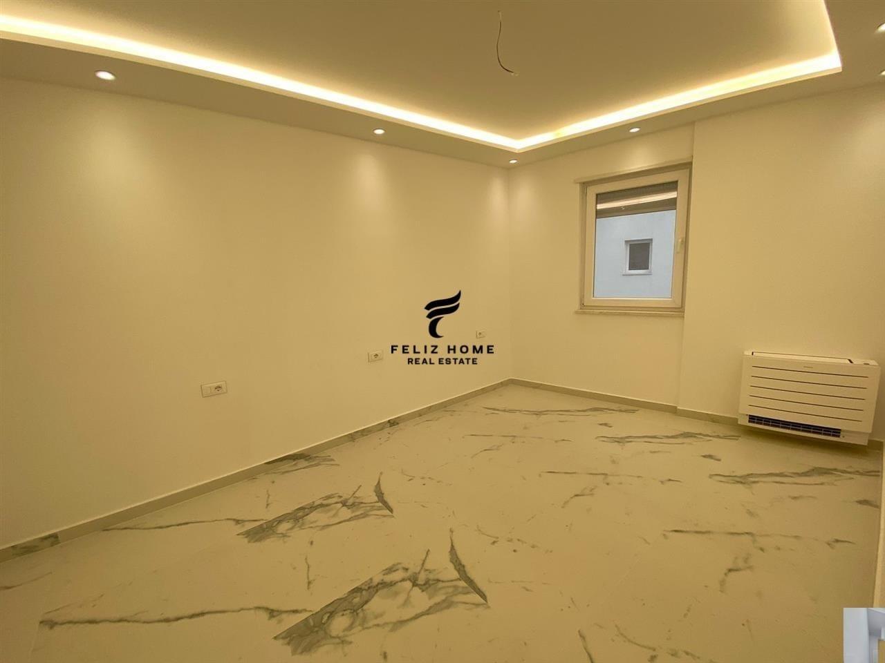 Apartment with 106 m2, Mine Peza Street, 1,100 Euro