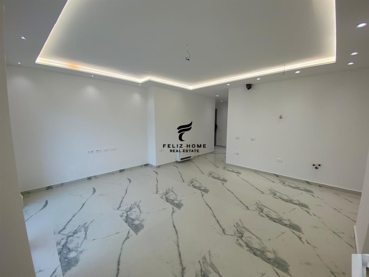 Apartment with 106 m2, Mine Peza Street, 1,100 Euro