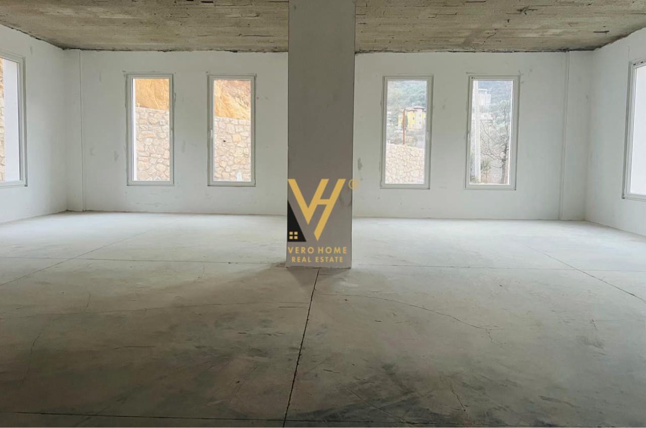 VENDITA ATTIVITÀ COMMERCIALE 300 M2 A SELITE 800.000 EURO