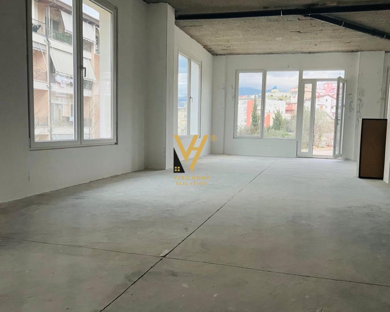 VENDITA ATTIVITÀ COMMERCIALE 300 M2 A SELITE 800.000 EURO