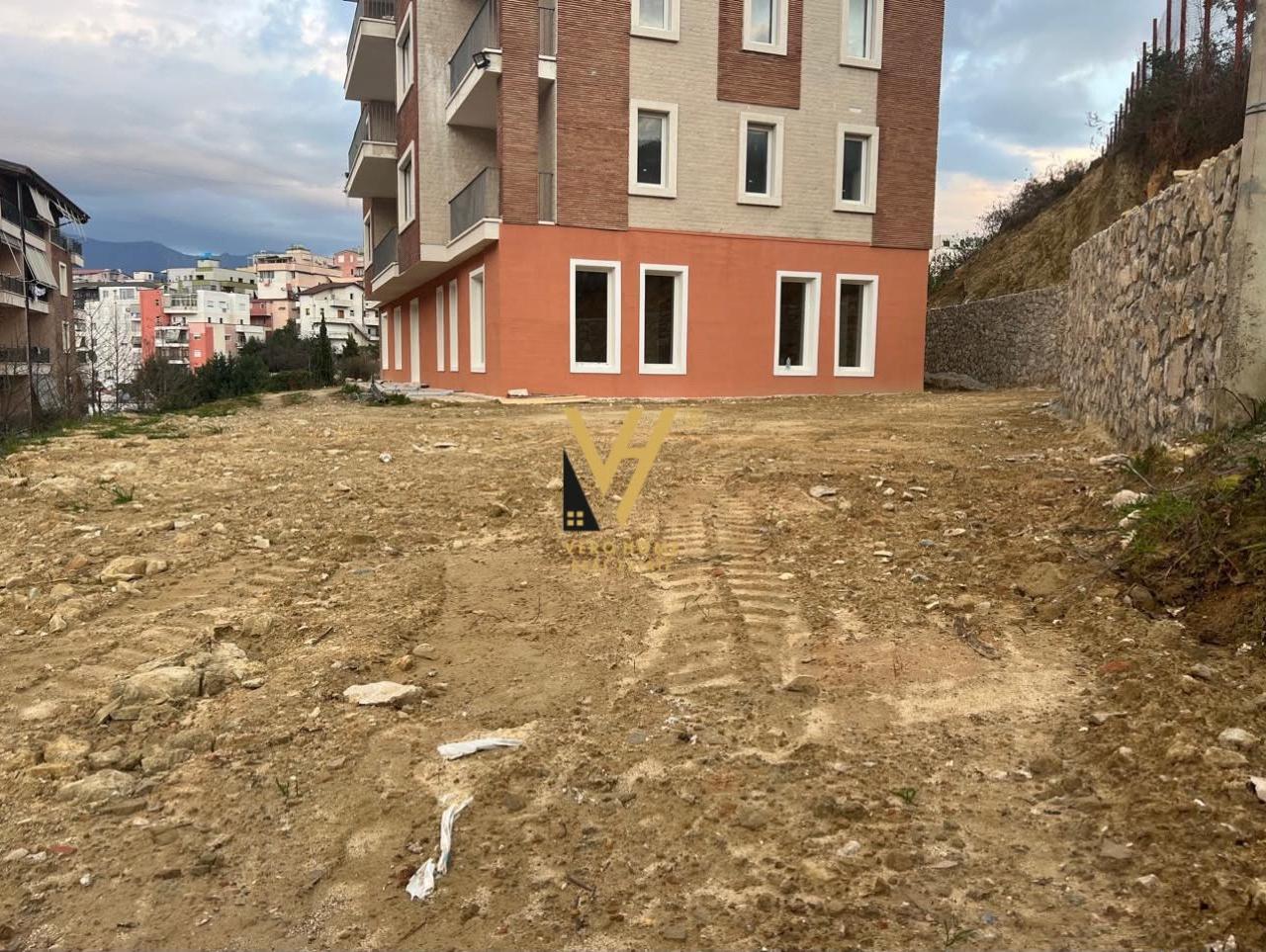 SHITET NJESI BIZNESI 300 M2 NE SELITE 800.000 EURO