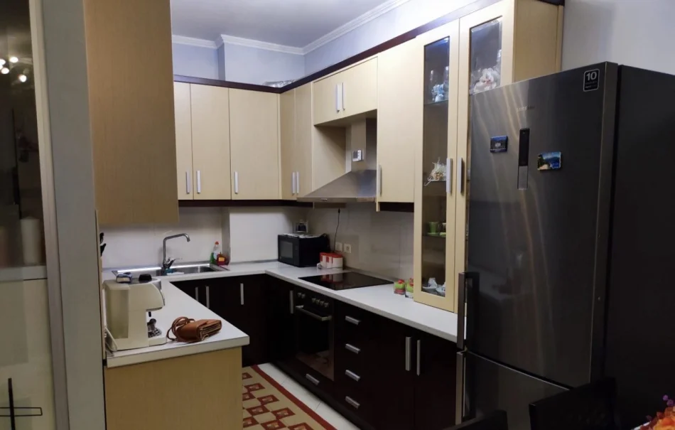 Tirana, 2+1 Apartment for Rent, 2nd Floor, 105 m², €1,150 (Botanical Garden of Tirana)
