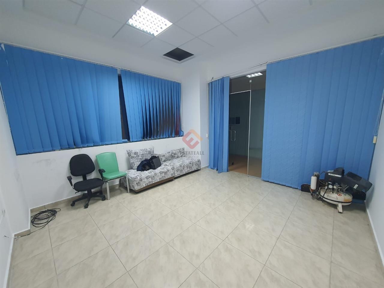 MUNDËSI! Shitet njesi sherbimi ne Vlore