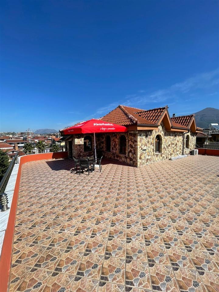 VILE ME QERA 840 M2 RRUGA E DIBRES 5.000 EURO