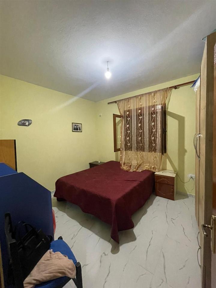 Villa con 500 m² di terreno, prezzo 1.500 euro