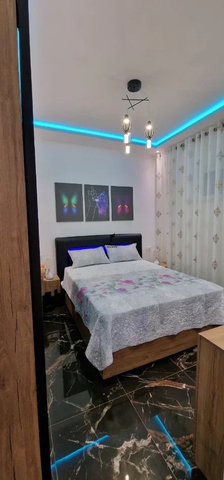 Tirane, vendesi casa Villa su 1 piano, 172 m², 450.000 € (XHAMLLIKU)