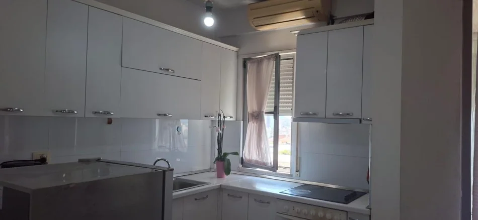 Tirane, Apartment 2+1 for Rent, 5th Floor, 72 m², €550 (5 Maji)