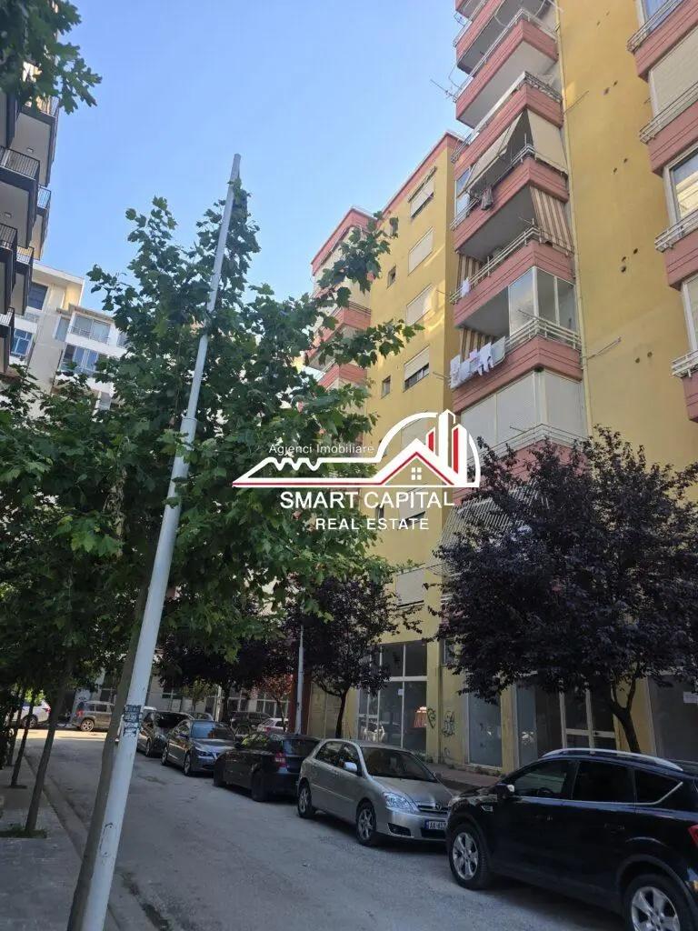 Shitet njesi sherbimi te rruga e ”cipajve” Vlore!
