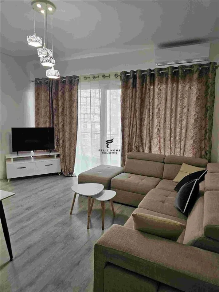 Tirane, jepet me qera apartament 2+1+Ballkon Kati 2, 75 m² 650 € (5 MAJI)