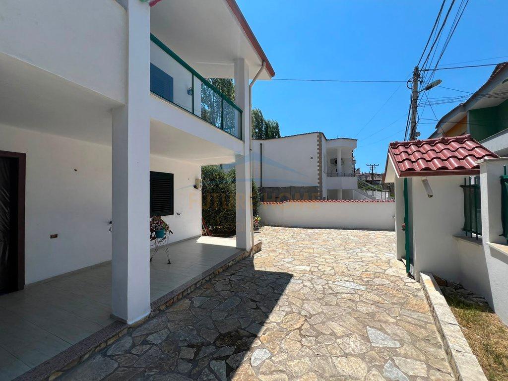 0683487469 Shitet, Shtëpi Private 3-Katëshe, Fresku