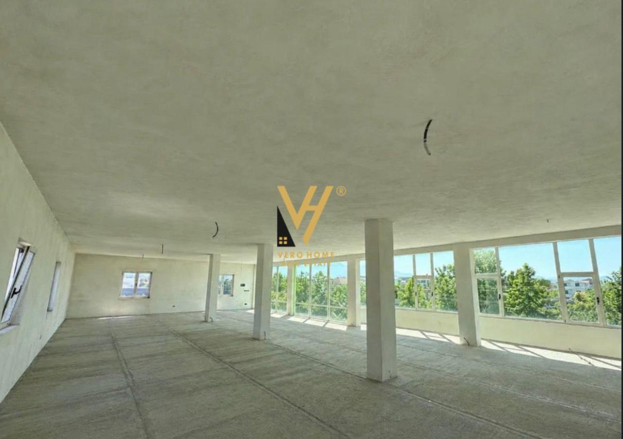 JEPET AMBIENT BIZNESI 200 M2 ME QIRA NE INSTITUT 1.000 EURO