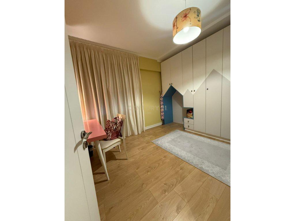 068439420SHITET APARTAMENT 2+1 RRUGA E RE E PORTIT, DURRES !