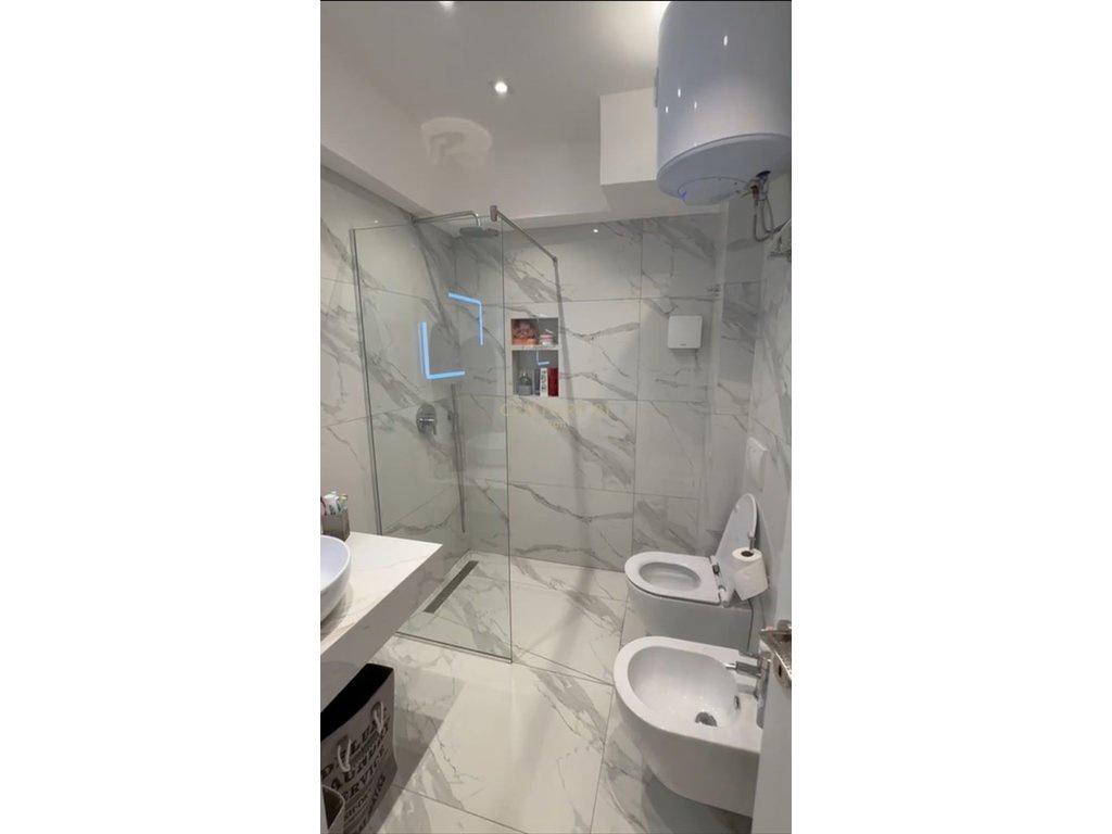 068439420SHITET APARTAMENT 2+1 RRUGA E RE E PORTIT, DURRES !