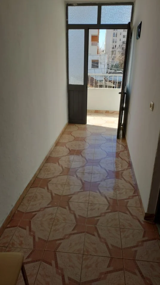 Tirane, affitto appartamento 1+1 Piano 2, 67 m² 450 € (Concord Center)
