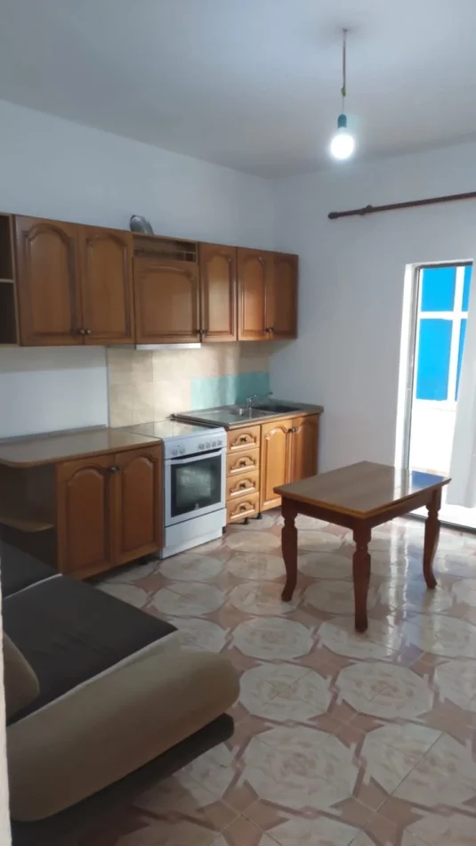 Tirane, affitto appartamento 1+1 Piano 2, 67 m² 450 € (Concord Center)