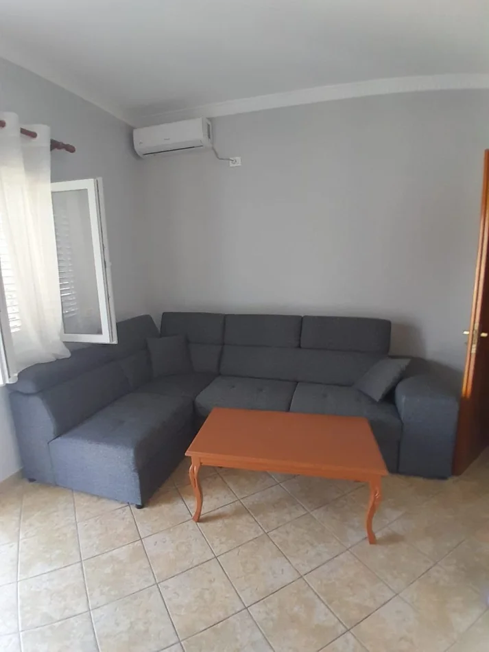 Tirana, Apartment for Rent 1+1, Second Floor, 55 m², €350 (Jordan Misja Street)