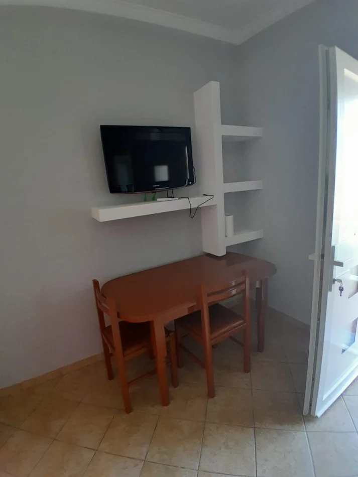 Tirana, Apartment for Rent 1+1, Second Floor, 55 m², €350 (Jordan Misja Street)