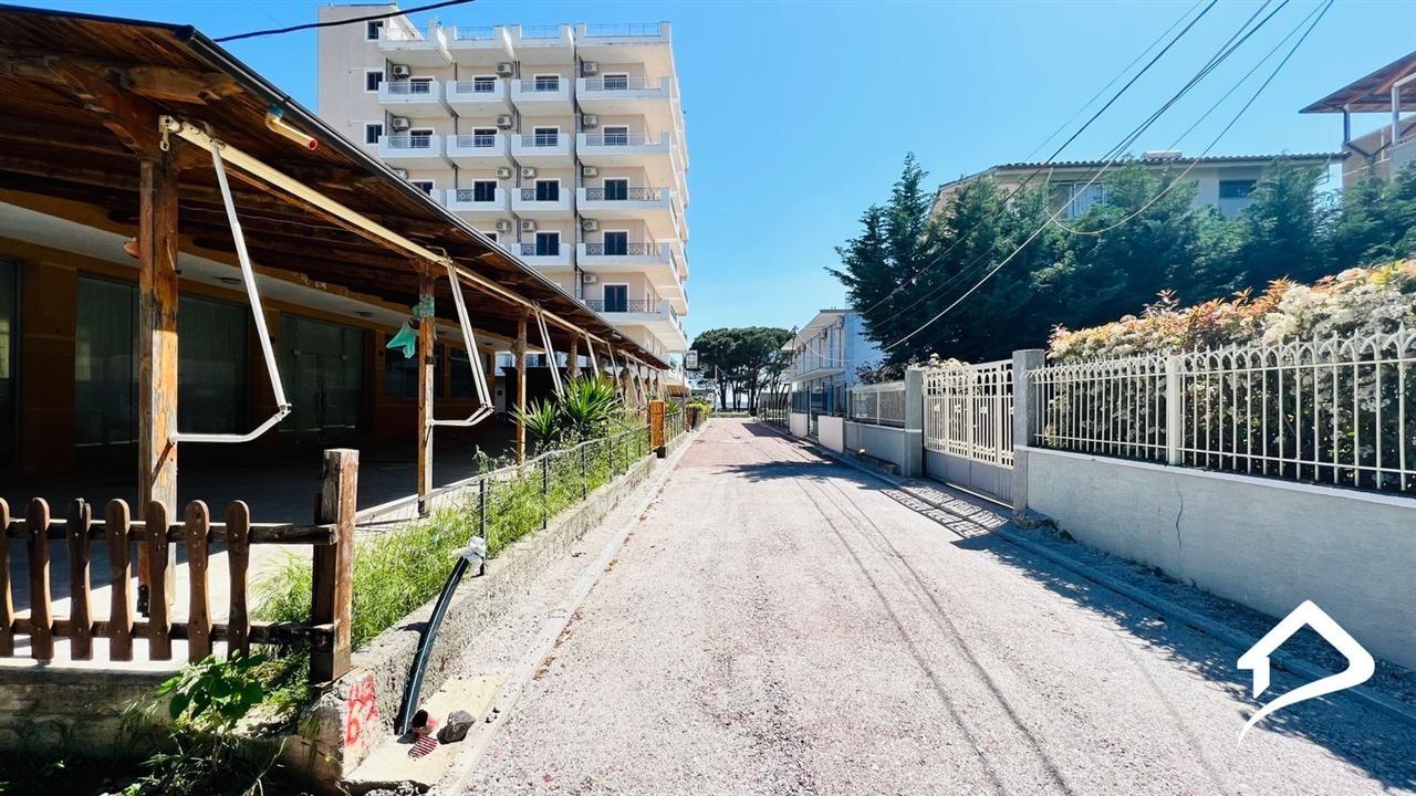 Shtepi private per shitje ne plazh velipoje prane detit