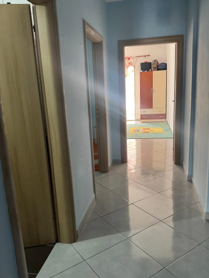 Tirane, affitto appartamento 2+1 Piano 2, 110 m² 470 € (Astir)